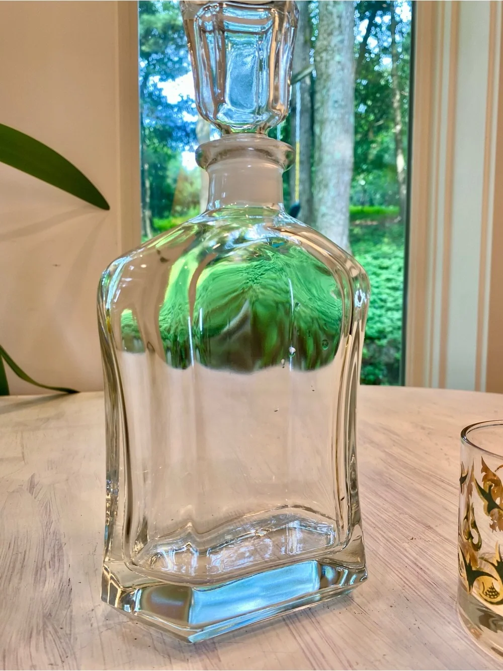NWOT Bormioli  Rocco “Capitol” 6 sideWhiskey Decanter. Sleek & Modern . Upmarket